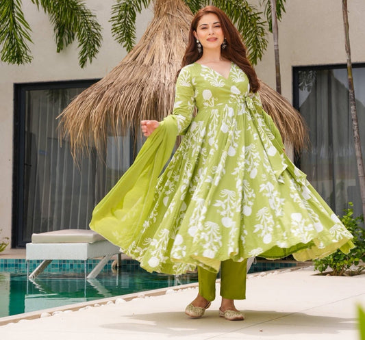 Lush Green Radiance Suit Set