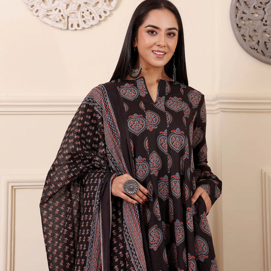 Luminous Noir Cotton Ensemble